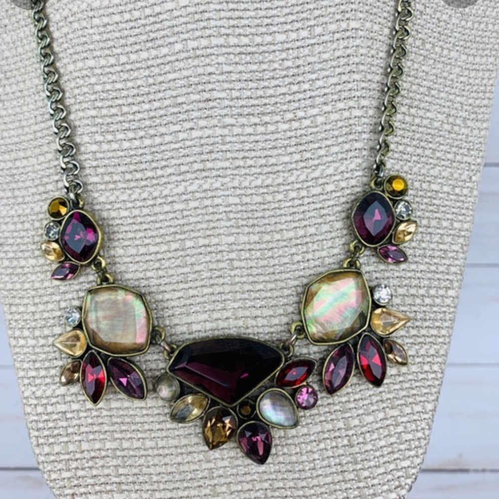 Nwt statement necklace in box